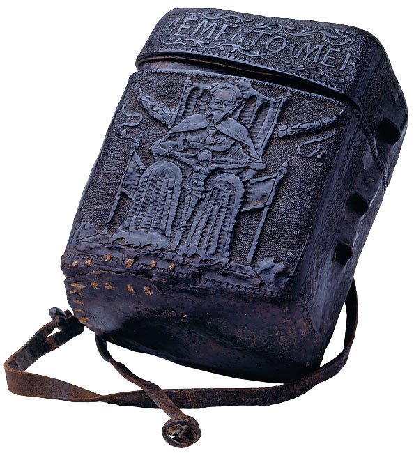 via Alin Suciu book box 15 century